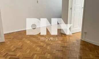 Imagem: Sala e quarto há 1 quadra da praia do Flamengo