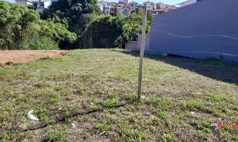 Imagem: Terreno plano em bairro monitorado de Nova