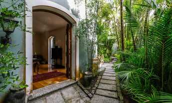 Imagem 6: Charmosa casa reformada estilo colonial