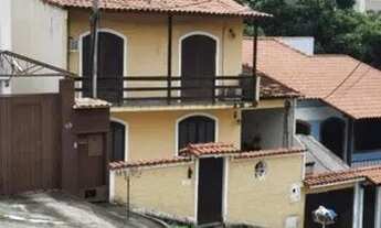 Imagem 2: Aluguel: Casa de condomínio com4 quartos (1 suíte), churrasqueira e vaga coberta