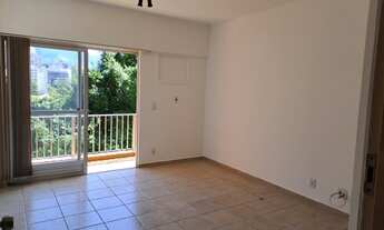 Imagem 6: Tijuca - Rua Coronel Correia Lima - Perto do Largo Segunda Feira quarto e sala com garagem