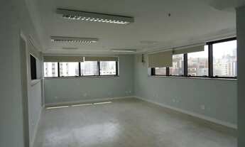 Imagem 2: Conjunto Comercial para venda ou locação com 48m², andar alto, uma vaga na Teodoro Sampaio