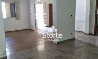 Imagem 2: Sobrado comercial à venda localizado na região Central de Uberlândia, 500m² por R$ 5.000.0