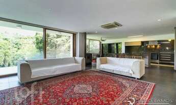 Imagem 2: Casa à venda em Agronomia com 493 m², 4 quartos, 4 suítes, 3 vagas