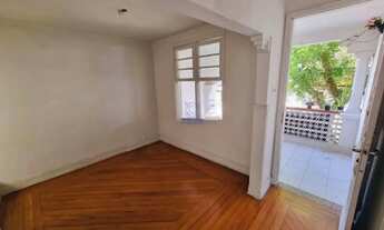 Imagem: ÓTIMO SOBRADO COM 03 DORMITORIO E QUINTAL