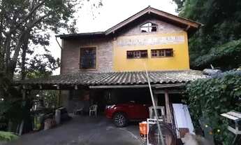 Imagem 2: Casa em Porto Alegre, no bairro Vila Conceição, com 1 dormitório(s), e 1 banheiros, à vend