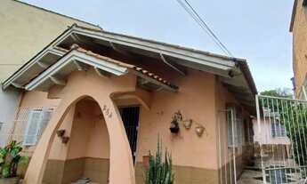 Imagem: Casa térrea com edícula aos fundos