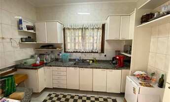 Imagem 6: Casa para venda possui 200 metros quadrados com 3 quartos