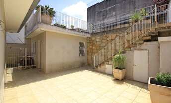 Imagem 7: CASA PARA VENDA COM 4 SUÍTES, PISCINA EM RUA ARBORIZADA NA REGIÃO DO ALTO DA LAPA