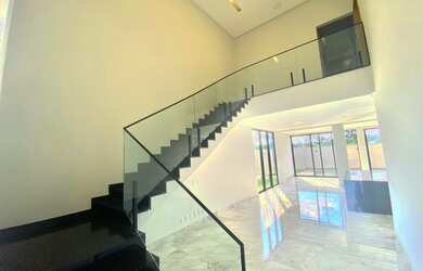 Imagem 2: Sobrado moderno e imponente de 3 suítes com piscina com 0 de entrada