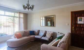 Imagem 5: A Fantástica casa de Mirandópolis, no coração da praça da árvore- SP