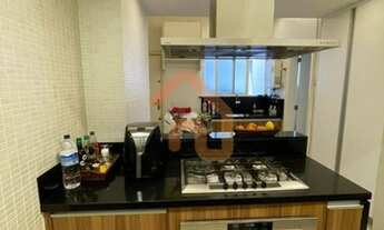 Imagem 7: Maravilhoso apartamento na quadra da praia do Leblon com vista parcial para o mar