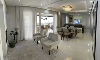 Imagem 2: Lindo apartamento com 172 metros, 3 vagas, andar alto. Aceita permuta de menor valor