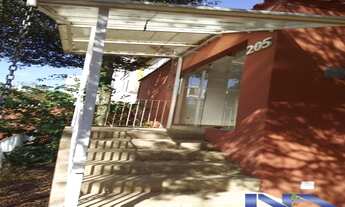 Imagem 3: SOBRADO COM ENTRADA LATERAL, QUINTAL E PRÓXIMO AO METRÔ