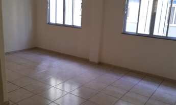 Imagem 2: A RC + IMÓVEIS ALUGA EXCELENTE APARTAMENTO DE 03 QTOS REVERTIDOS EM 02 NO CENTRO DE TRÊS R