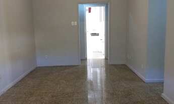 Imagem: Rua Campos Sales, junto ao Metrô. Excelente