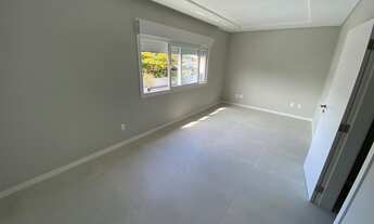 Imagem 6: Sobrado para venda possui 139 metros quadrados com 3 quartos em Córrego Grande - Florianóp