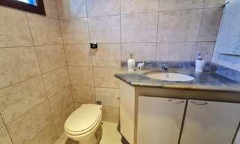 Imagem 4: Casa de condomínio sobrado para venda possui 300 metros quadrados com 3 quartos