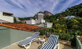 Imagem 2: Charmosa casa reformada estilo colonial