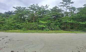 Imagem: Amplo terreno em condomínio, frente ao