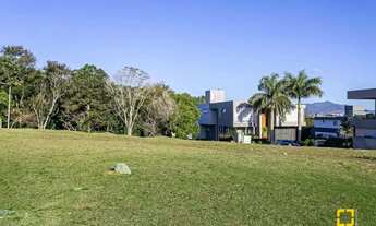 Imagem 2: Oportunidade no Cacupé: Terreno com Vista para o Mar em Condomínio de luxo com infraestrut