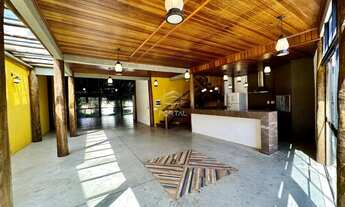 Imagem 7: Área de lazer moderna e acabamento rústico contemporâneo com harmomia