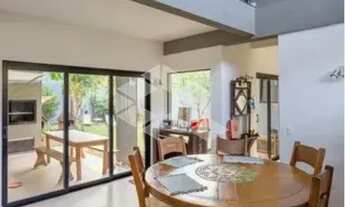 Imagem 7: CASA 4 DORMITÓRIOS SENDO 2 SUÍTES NO BAIRRO RIO TAVARES - FLORIANÓPOLIS/SC