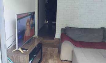 Imagem 2: Casa em jardim tropical