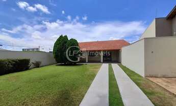 Imagem 2: Casa a Venda com Localização Privilegiada. Ótima Para Investidores.!!