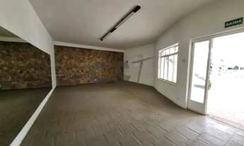 Imagem: Casa Térrea com 3 Dormitórios à Venda