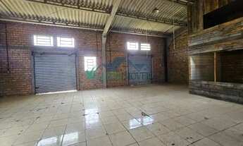 Imagem: Prédio comercial de frente para a RS040