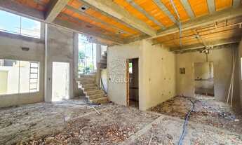 Imagem 7: Sobrado para venda tem 225 metros quadrados com 3 quartos em Mercês - Curitiba - PR