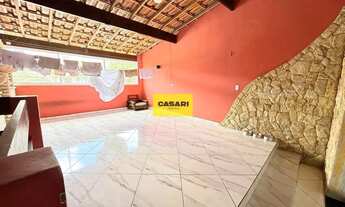 Imagem 4: Casa Alto Padrão Mobiliada com Piscina e 4 Quartos para Locação 300m² de Área Construída