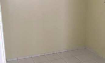 Imagem 2: Casa de esquina, ampla, ótima localização e preço acessível