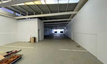 Imagem 5: Loja Frontal - 870m2 - Pronta Ocupação - Barrinha - Rua Principal com visibilidade