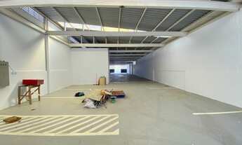 Imagem 6: Loja Frontal - 870m2 - Pronta Ocupação - Barrinha - Rua Principal com visibilidade