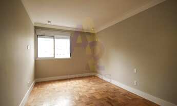 Imagem 6: Apartamento todo reformado com 3 suítes, 2 vagas de garagem e varanda em localização marav