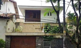 Imagem: Sobrado com 4 dormitórios, sendo 1 suíte