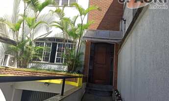 Imagem: Sobrado para venda possui 258 m² com 3