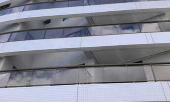 Imagem 2: Apartamento para venda na zona mais nobre da cidadecom 4 quartos em Jóquei - Teresina