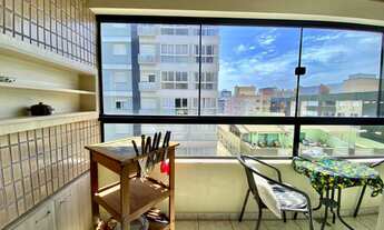 Imagem 4: Sacada de frente com churrasqueira!! Apenas 50 metros da Beira Mar