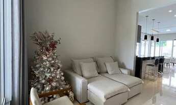 Imagem 2: Casa de condomínio para venda possui 215 metros quadrados com 4 quartos