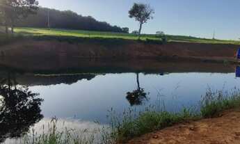 Imagem 7: Chácaras Piracanjuba muita água