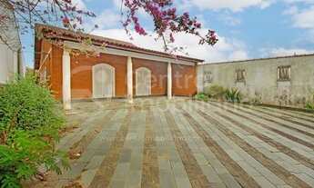 Imagem: CASA à venda com piscina e 3 quartos em