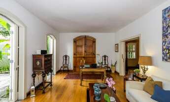 Imagem 4: Charmosa casa reformada estilo colonial