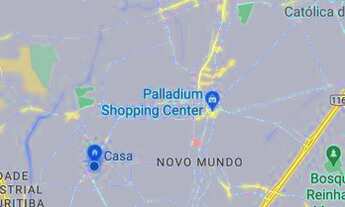 Imagem 3: Casa em rua pública