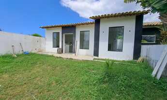 Imagem: Ótima casa linear com amplo quintal gramado