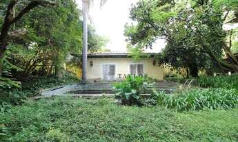 Imagem 5: Casa com extenso terreno ao lado da Praça Panamericana, à venda no Alto de Pinheiros - Sã