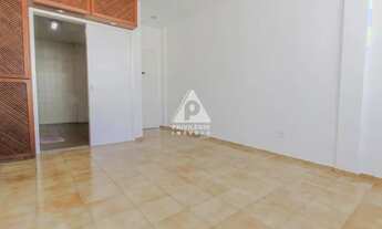 Imagem 4: Excelente apartamento no Flamengo. Próximo ao metrô e todo comércio da região. Composto de