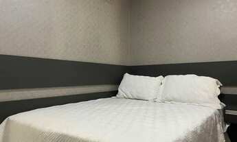 Imagem 5: Casa de condomínio para aluguel e venda possui 390 metros quadrados com 4 quartos